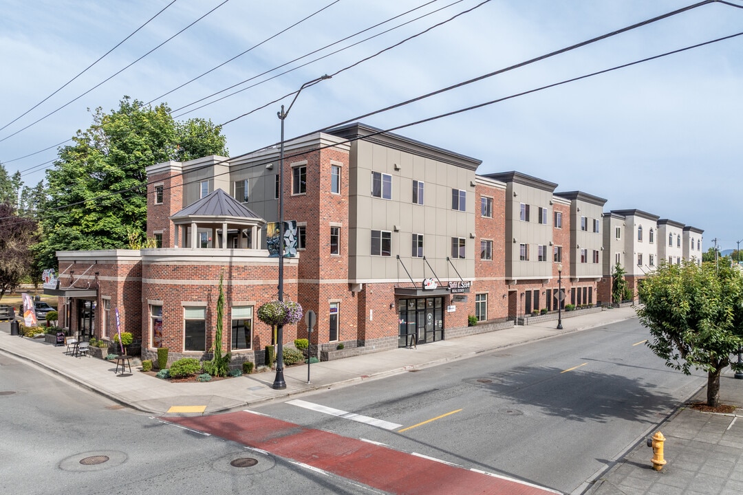 Emory Lofts in Arlington, WA - Foto de edificio