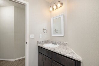 552 W Danielle St in Republic, MO - Building Photo - Building Photo