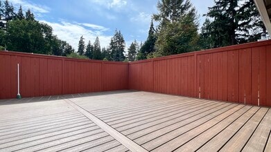 712 126th Ave NE, Unit Rambler Style Condo in Bellevue, WA - Foto de edificio - Building Photo