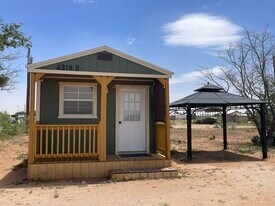 4319 N County Rd 1130 in Midland, TX - Building Photo