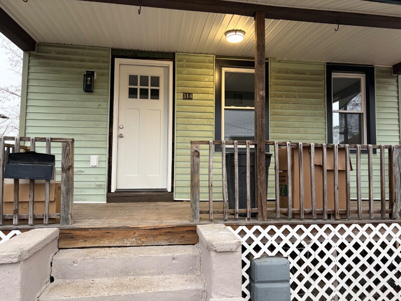 314 W Peach St in Vineland, NJ - Building Photo