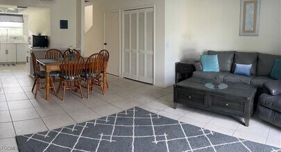 1005 SW 48th Terrace in Cape Coral, FL - Building Photo - Building Photo