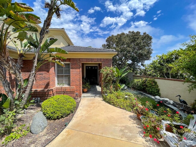 4626 Wellston Pt in San Diego, CA - Foto de edificio - Building Photo