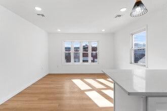 47 E 14th St in Bayonne, NJ - Building Photo - Building Photo