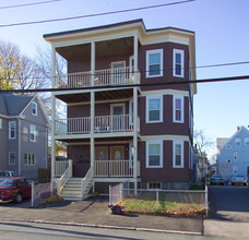 37 Rawson Rd in Quincy, MA - Foto de edificio - Building Photo