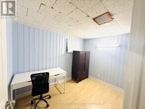 15 Berkham Rd in Toronto, ON - Building Photo - Building Photo