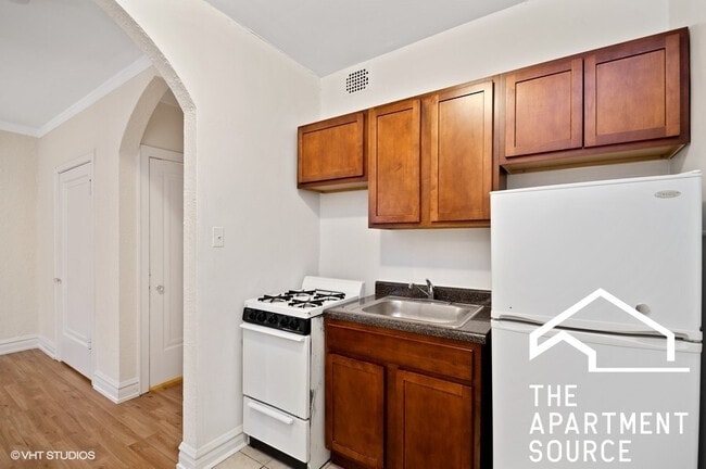 property at 4829 N Damen Ave