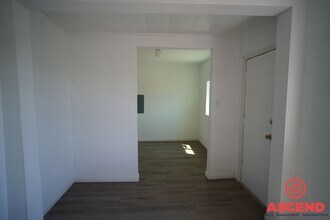 214 E Belle Ave in Bakersfield, CA - Building Photo - Building Photo