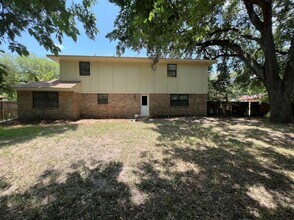 113 June Ct in Richwood, TX - Building Photo - Building Photo
