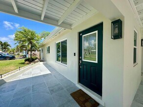 284 SW 11th St in Pompano Beach, FL - Building Photo - Building Photo
