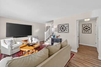 7104 Park Shores Ct in Middleton, WI - Foto de edificio - Building Photo