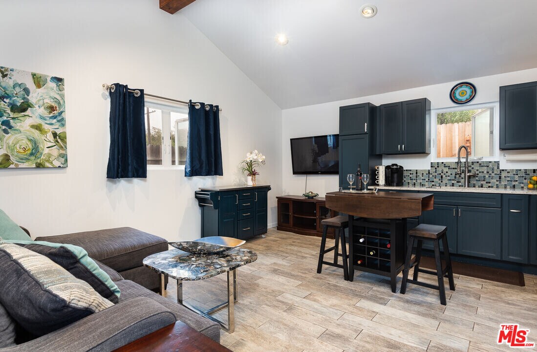 8308 Flight Ave in Los Angeles, CA - Building Photo