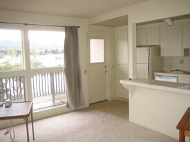 230 Dunecrest Ave, Unit 3 in Monterey, CA - Building Photo