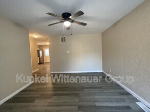 10 Blackburn Manor in Millstadt, IL - Building Photo - Building Photo