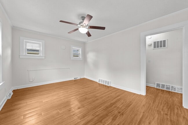 434 Peachtree St in Asheboro, NC - Foto de edificio - Building Photo