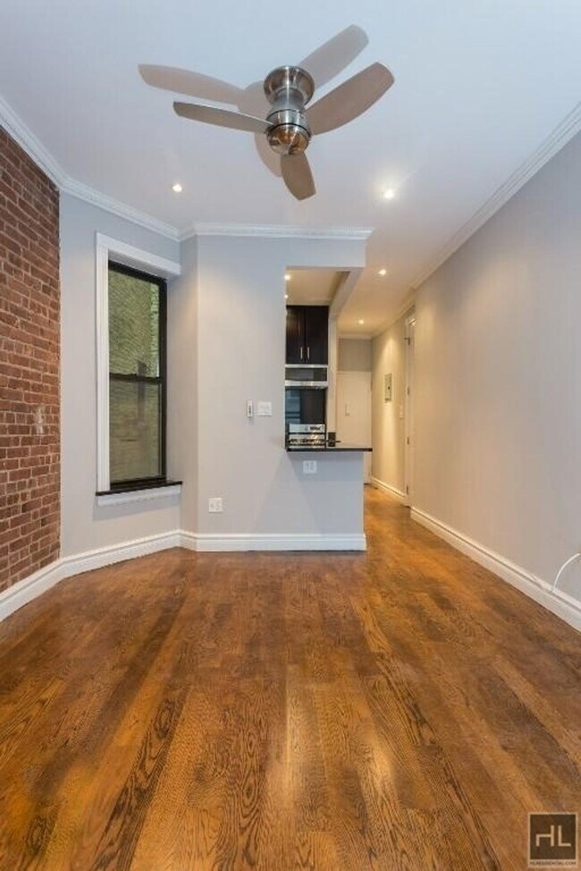 East 25th Street, Unit 2D in New York, NY - Building Photo - Building Photo