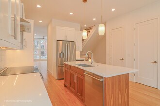 6123 S Ellis Ave in Chicago, IL - Building Photo - Building Photo