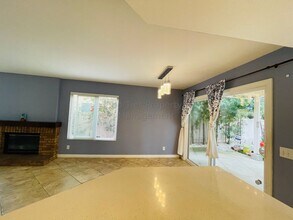 1637 Countryside Dr in Vista, CA - Building Photo - Building Photo