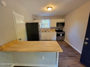 3018 Pearce St in Jacksonville, FL - Building Photo - Building Photo
