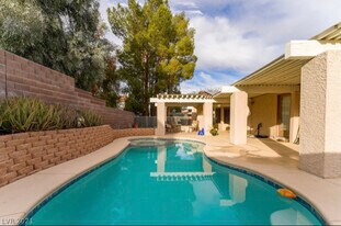 741 Rocky Trail Rd in Henderson, NV - Building Photo