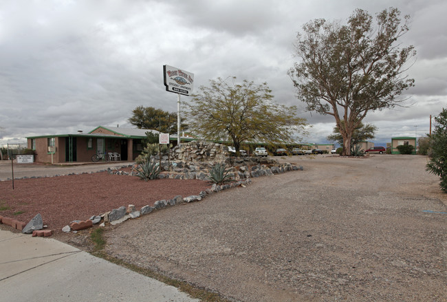 Wagon Wheel Inn Efficiency Apartments in Tucson, AZ - Building Photo - Building Photo