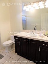 2213 Carnegie Ln-Unit -Unit A in Redondo Beach, CA - Building Photo - Building Photo
