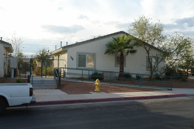 951 E St in Las Vegas, NV - Foto de edificio - Building Photo