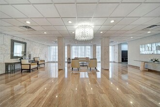 1950 S Ocean Dr, Unit # LE in Hallandale Beach, FL - Building Photo - Building Photo