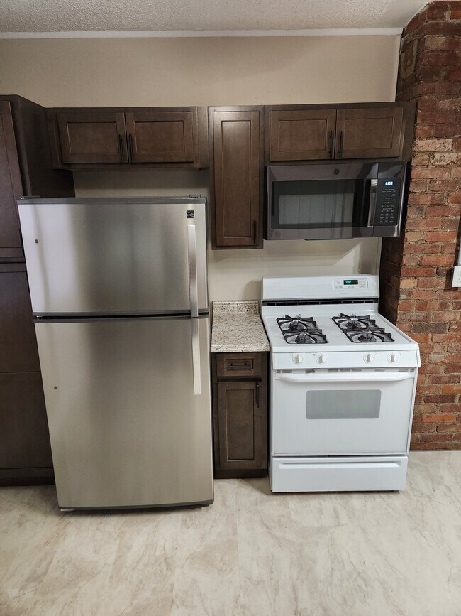 17 Meriden St in Buffalo, NY - Building Photo - Building Photo