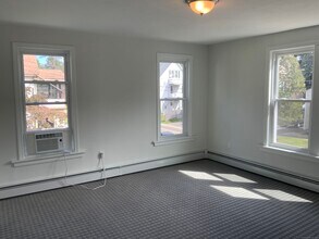 11 Sherman Ave in East Hartford, CT - Building Photo - Building Photo