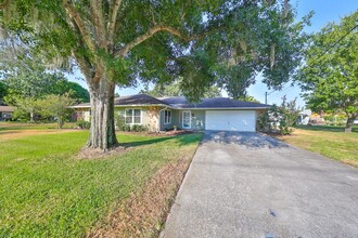 220 Coleman Dr E in Winter Haven, FL - Building Photo - Building Photo