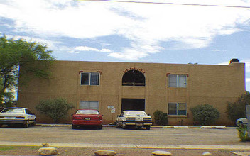 Fourplex in Tucson, AZ - Building Photo - Building Photo