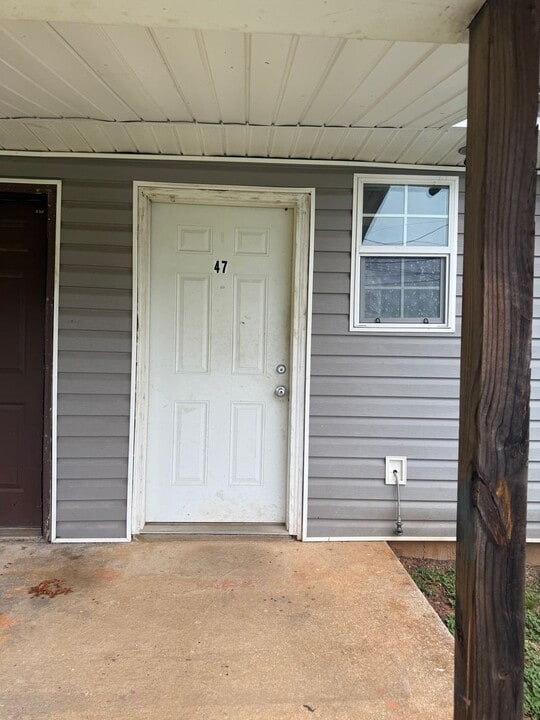 47 Groner St in Level Plains, AL - Building Photo