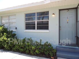 1021 Apollo Beach Blvd in Apollo Beach, FL - Building Photo
