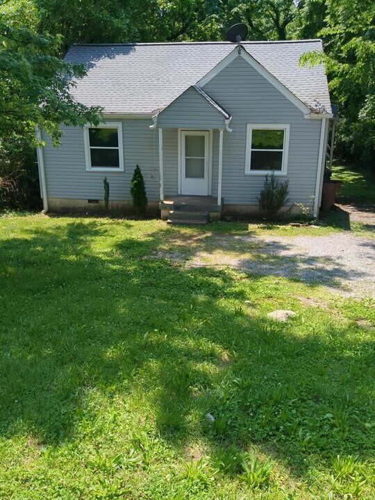 77 Lutie St in Nashville, TN - Building Photo