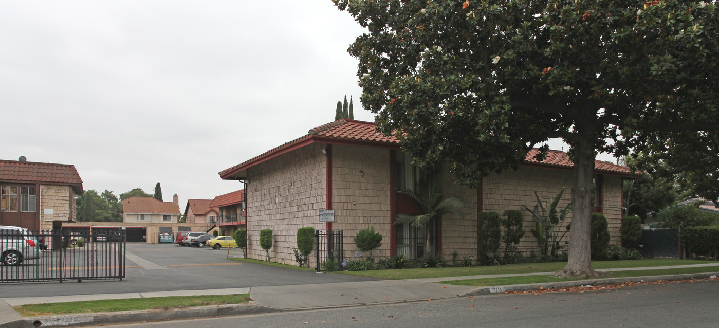 12114-12116 Deana St in El Monte, CA - Building Photo