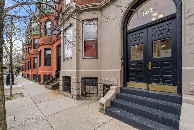 591 Beacon St, Unit 3