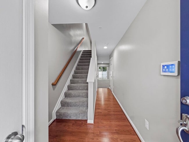 7425 Willow View Ln in Glen Burnie, MD - Building Photo - Building Photo