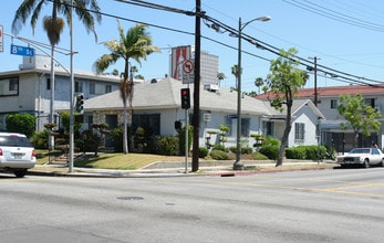 756 S Wilton Pl in Los Angeles, CA - Foto de edificio - Building Photo