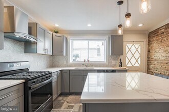 2312 S Hutchinson St in Philadelphia, PA - Building Photo - Building Photo