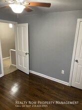 25300 Lakeshore Blvd in Euclid, OH - Building Photo - Building Photo