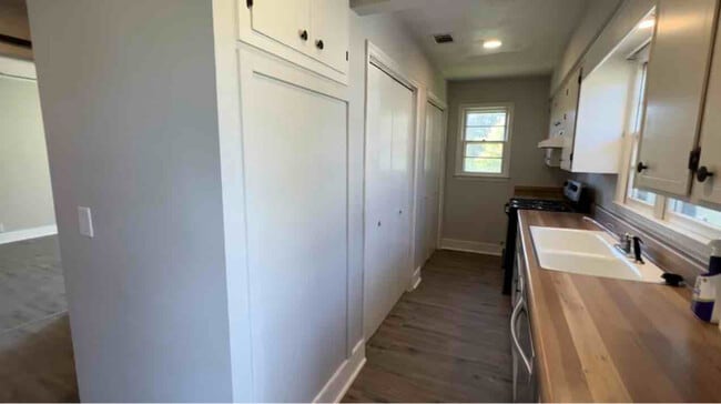 212 N Caswell St in Glennville, GA - Building Photo - Building Photo