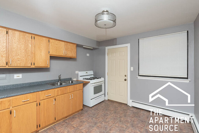 property at 1600 W Jarvis Ave