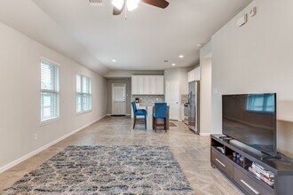 12507 W Hillock Ln in Houston, TX - Building Photo - Building Photo