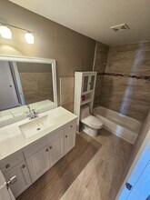 3275 NW 44th St in Oakland Park, FL - Building Photo - Building Photo