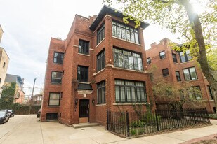 901 W Ainslie St in Chicago, IL - Building Photo