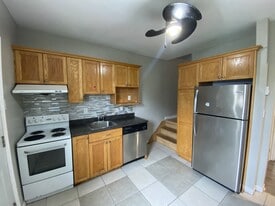 18 Mill Rd in Moncton, NB - Building Photo