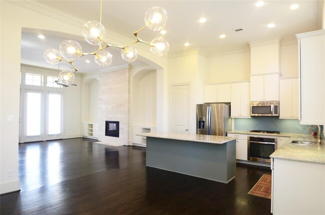 property at 1608 Wrenwood Lakes