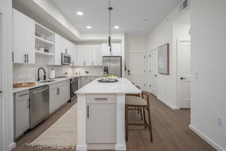 Fiori Apartments in Naples, FL - Foto de edificio - Building Photo