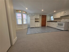 354 Old Boston Neck Rd in Narragansett, RI - Building Photo - Building Photo